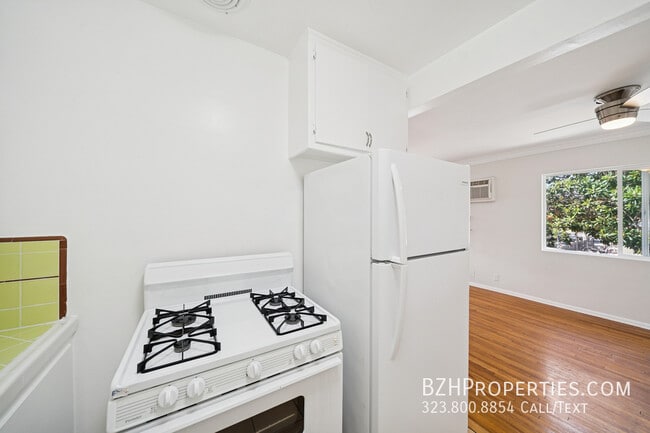 Photo - 7571 Willoughby Ave Unit 6