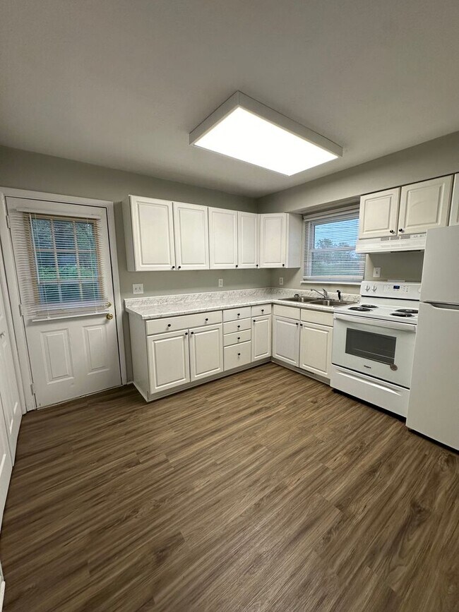 Photo - 10-12 Morehouse Ct-NOREMAC Unit 10 Morehouse Ct.