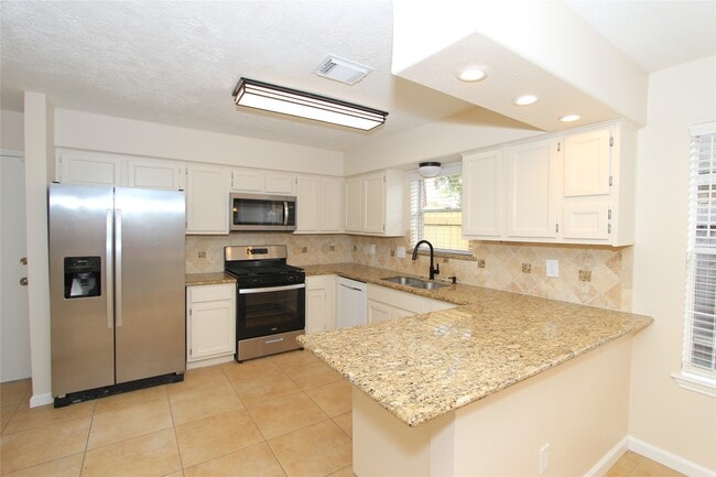 Photo - 2731 Colony Dr