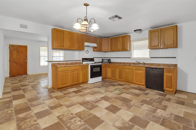 Photo - 727 S Iowa St