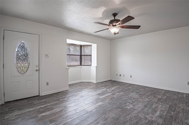 Photo - 4 Barre Ln