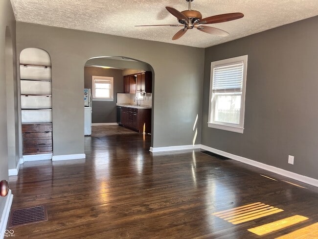 Photo - 1524 E 46th St