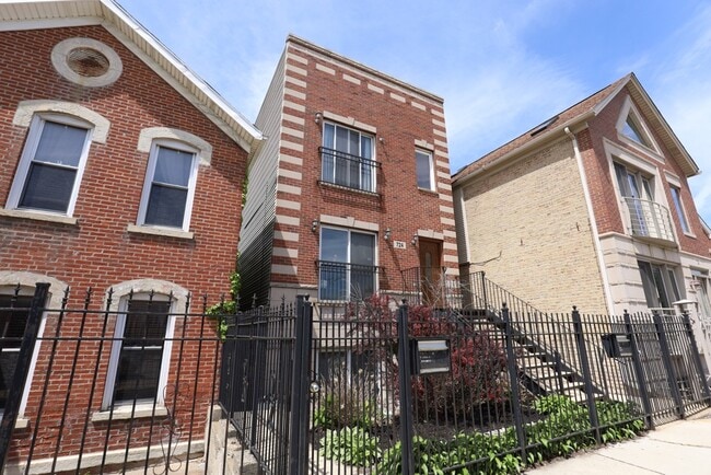 Building Photo - 724 N Willard Ct Rental