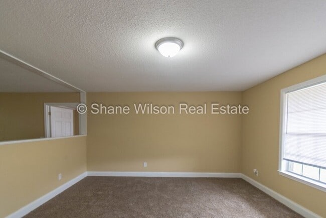 Photo - 11 Carroll Ln