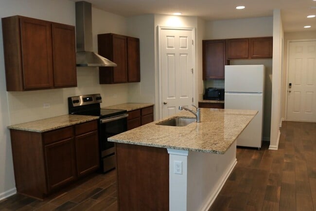 Photo - 212 Meadow Crossing Dr