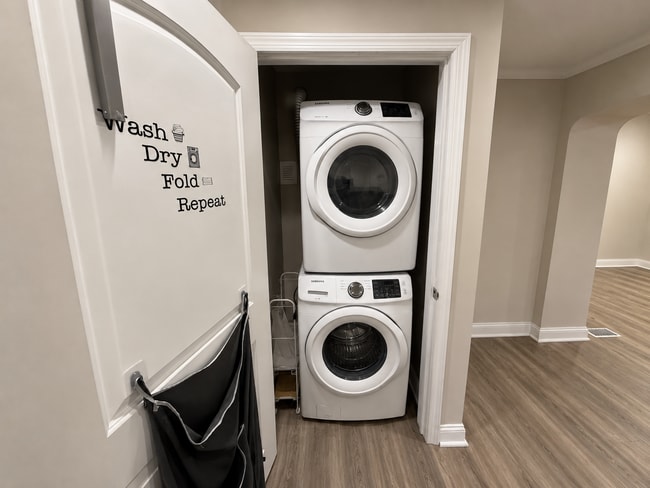 Washer/Dryer - 27 Church St