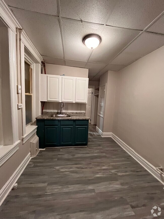 Building Photo - 104 Romaine Ave Unit 7 Rental
