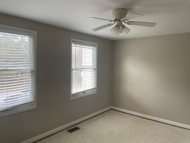 Photo - W Knox Townhouse 2BR/1.5BA + Basement