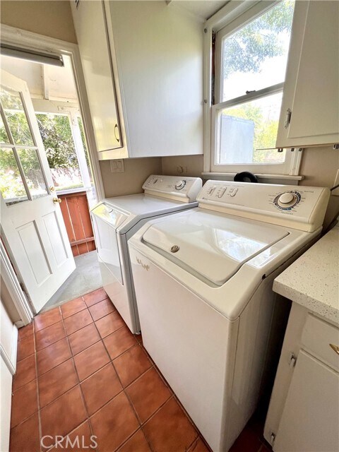 1855 Sharon Pl