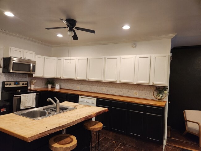 Photo - 2104 Northway Rd Unit Utilities included #2106