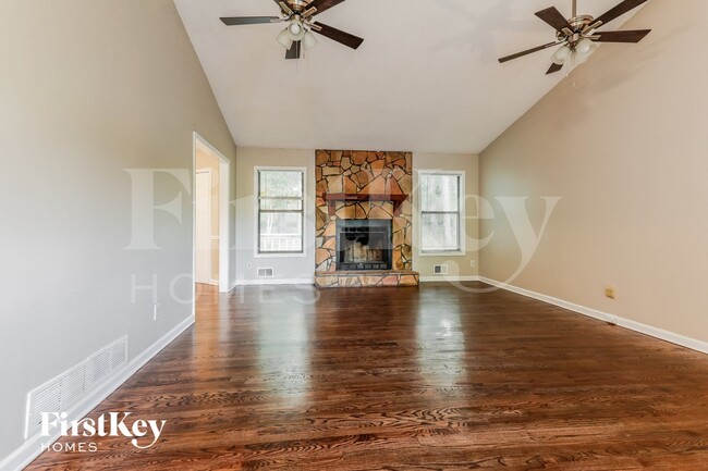 Photo - 1349 Millstream Trail NW