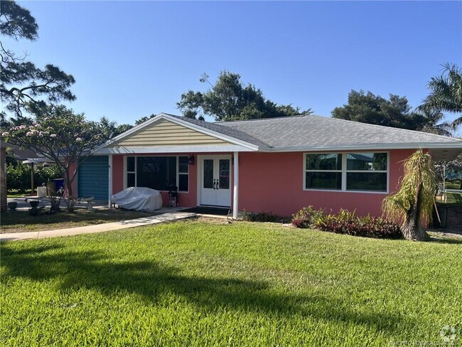 Building Photo - 652 NW Sunset Dr Rental