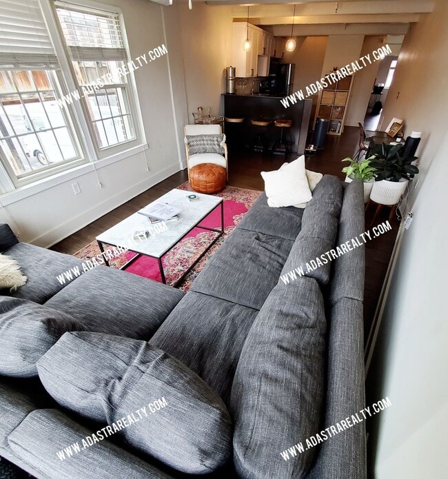 Photo - 3001 Gillham Rd