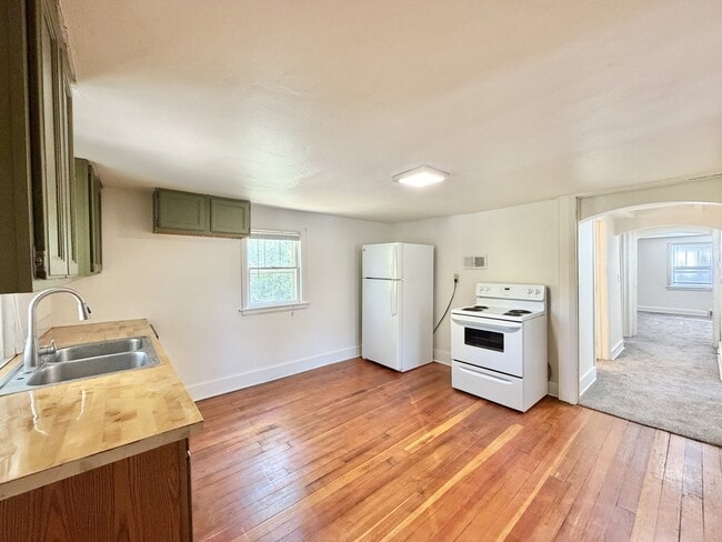 Photo - 1838 Spohn Ave