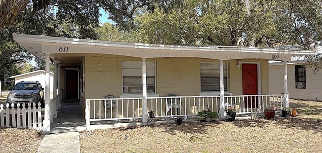 Building Photo - 611 W Hancock St Unit 611 W. Hancock St