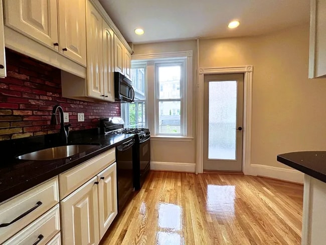 Photo - 71 Babcock St Unit Charming 1 Br