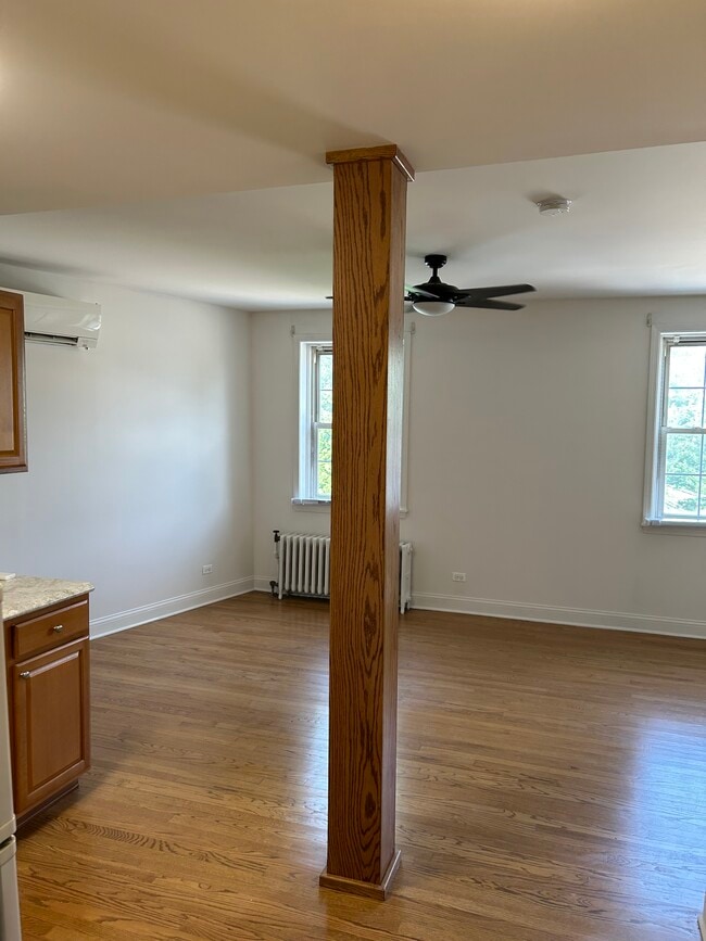 Photo - 328 N Milwaukee Ave