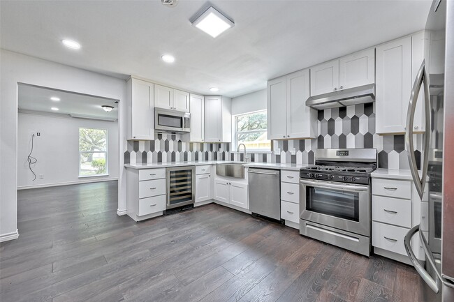 Photo - 5319 S Braeswood Blvd