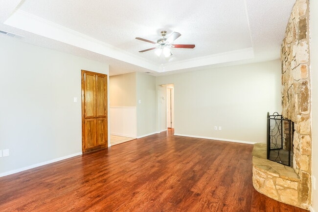 Photo - 6214 Lotus Dr