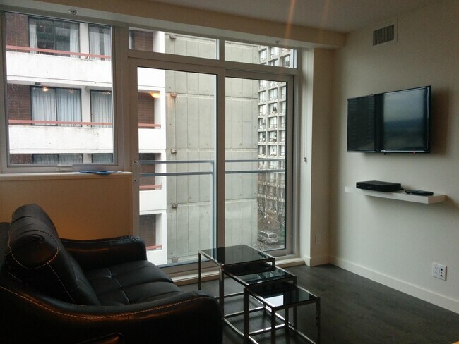 Photo - 1009 Harwood St