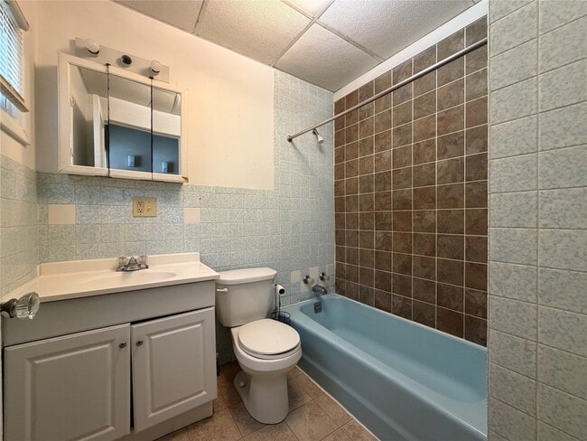 Photo - 330 E 3rd St