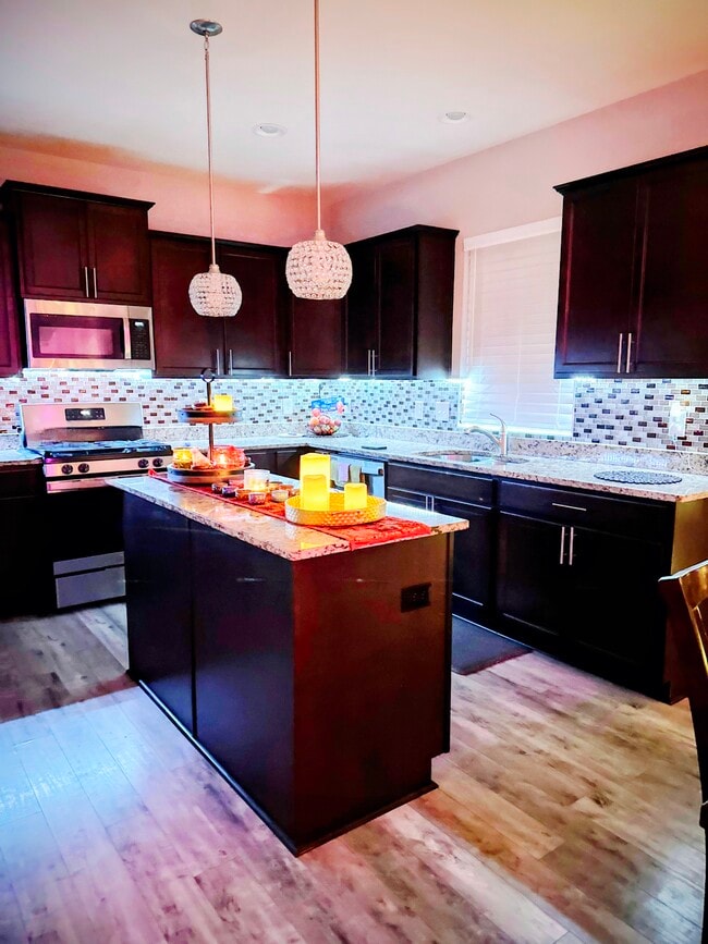 Photo - 6885 Charlestown Ln