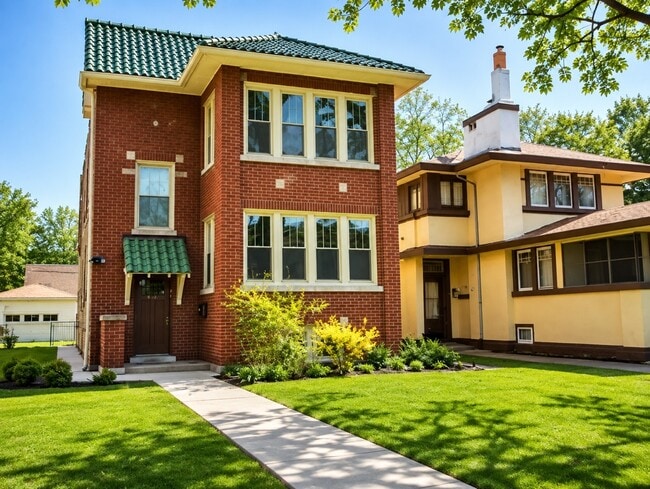 Building Photo - 414 S Harvey Ave