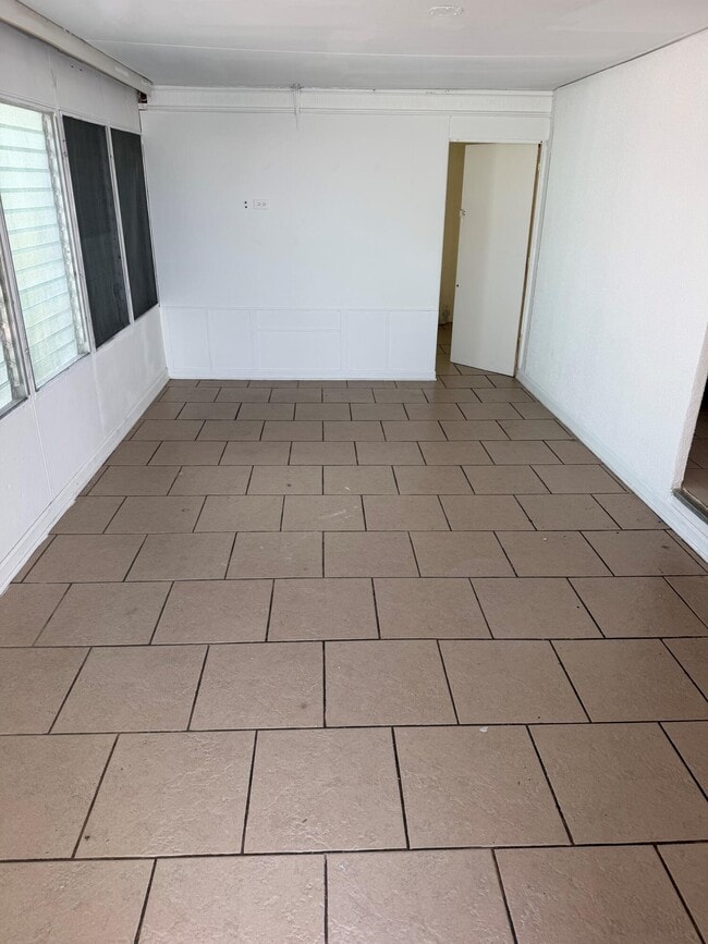 Photo - 820 SW 1st Pl