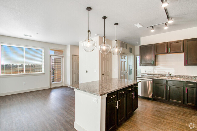 Kitchen Island - Wildhorse at Tuscany Rental