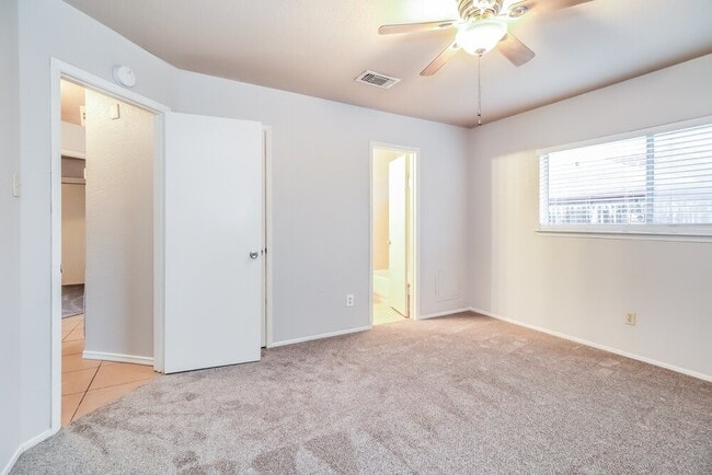 Photo - 16227 Corsair Rd