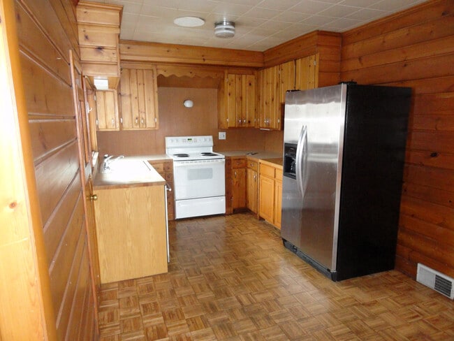 Cocina - 1708 University Ave W