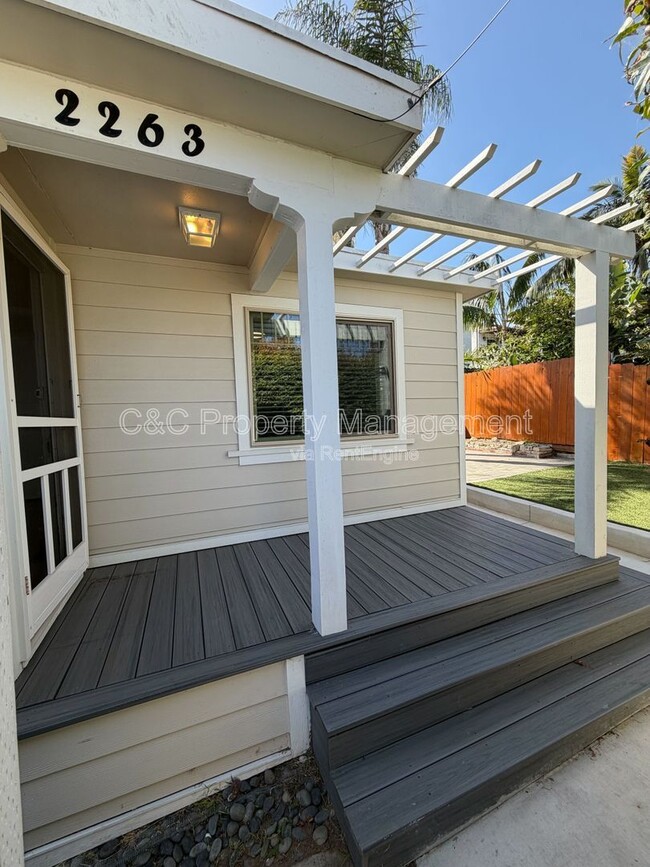 Photo - 2263 Soto St