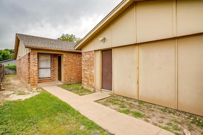 Photo - Charming 3 Bedroom Home with 2 Full Baths