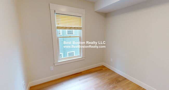 Photo - 208-210 Banks St. Unit 2 Unidad 2