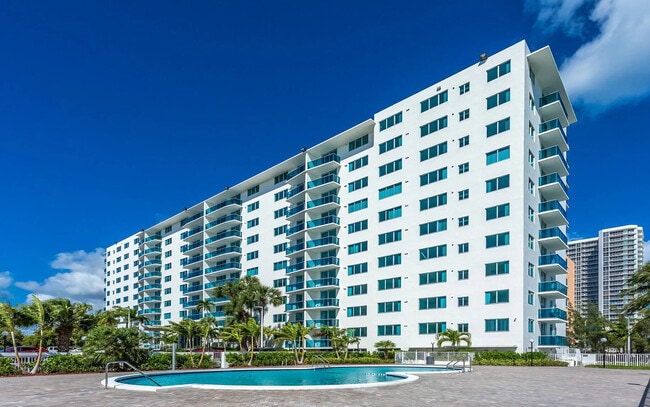 Building Photo - Wake Biscayne Bay Rental