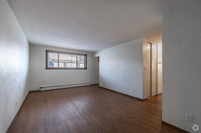 2BR, 1BA - 700SF - Living Room