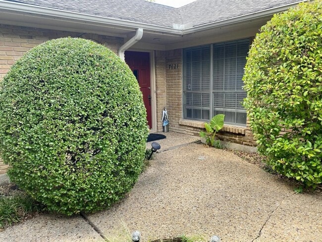 Photo - 7621 Dentcrest Dr