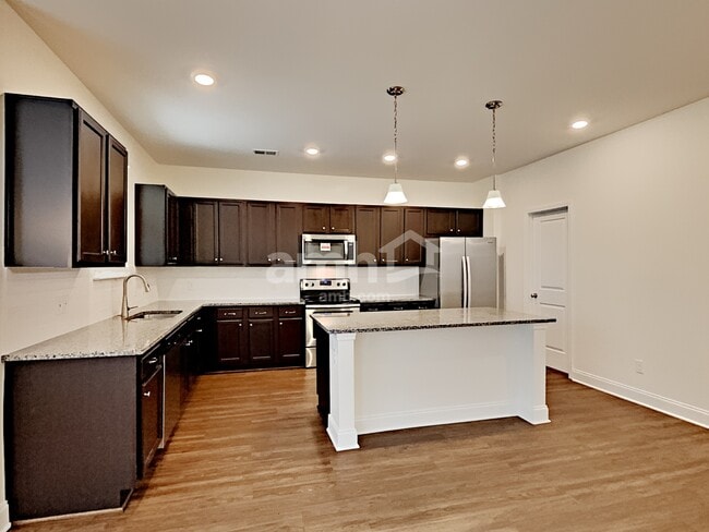 Photo - 4328 Longfellow Dr