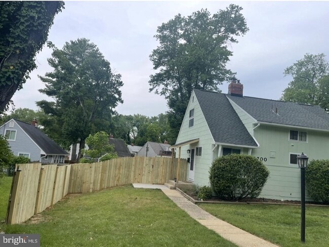 Building Photo - 5700 Stillwell Rd