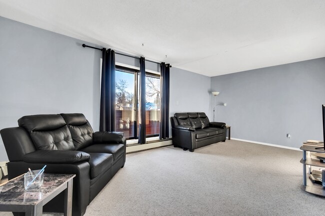 Photo - 10609 102 St Unit 201