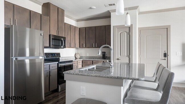 Photo - 12500 Shadowglen Trce Unidad 9203