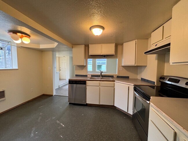 Photo - 821 W Whitman St Unit 821 W Whitman