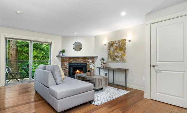Living room - 15155 NE 82nd St Condo Unit 103