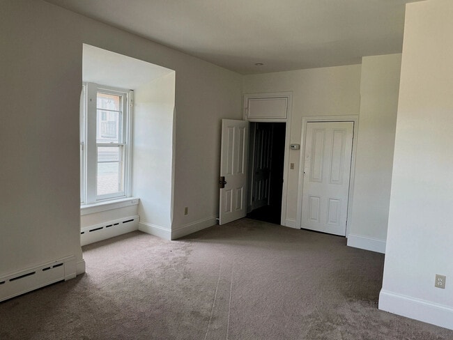 Photo - 201 Bradford Ave Unit Apt 3