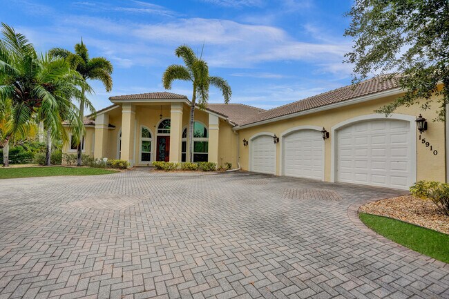 15910 Lindbergh Ln