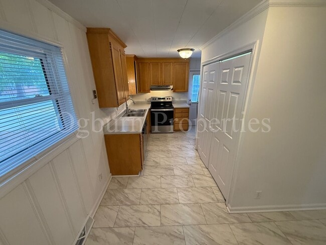Photo - 1102 Oak Grove Rd SW