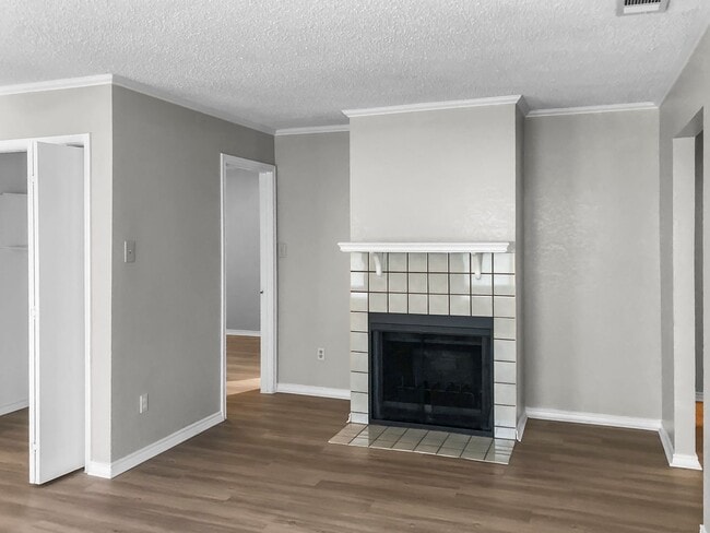 Photo - 1112 Valley View Dr