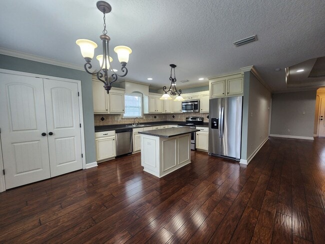 Photo - Modern Comfort in Nelson Hill – 3BR/2BA wi...
