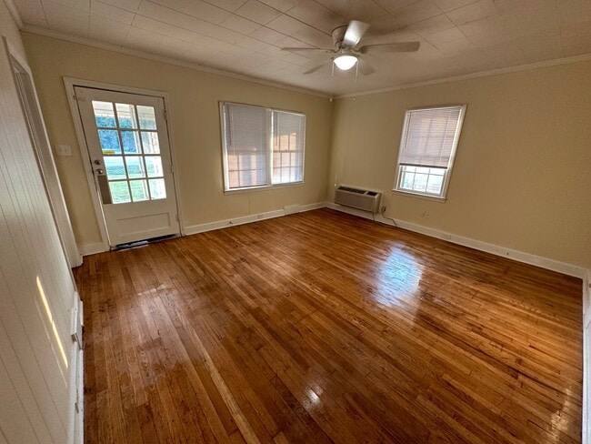 Photo - 405 E Bodenhamer St