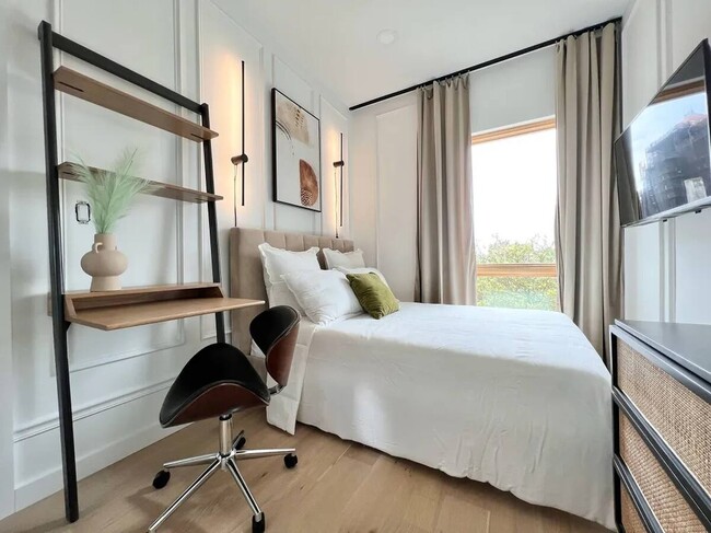 Photo - Furnished room/NOT APARTMENT Unit 3